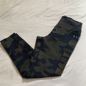 EUC / Pink Camo Print Leggings